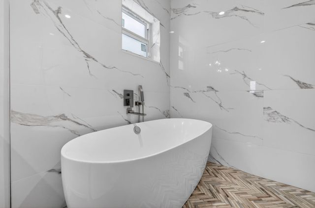 4460 NE 26th Avenue, Lighthouse Point, FL 33064