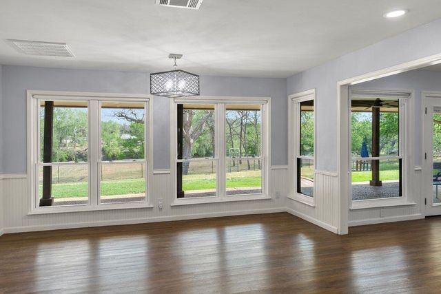 154 Shore Line DR, Bastrop, TX 78602