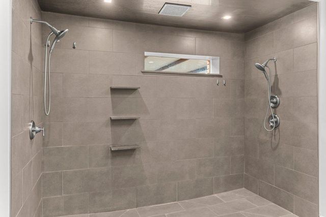 154 Shore Line DR, Bastrop, TX 78602