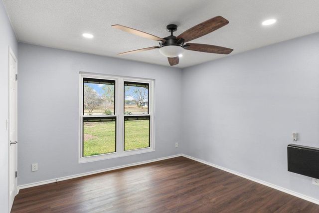 154 Shore Line DR, Bastrop, TX 78602