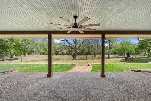 154 Shore Line DR, Bastrop, TX 78602