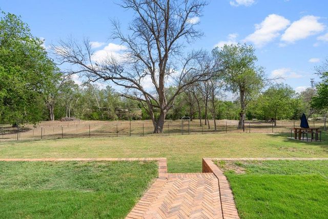 154 Shore Line DR, Bastrop, TX 78602