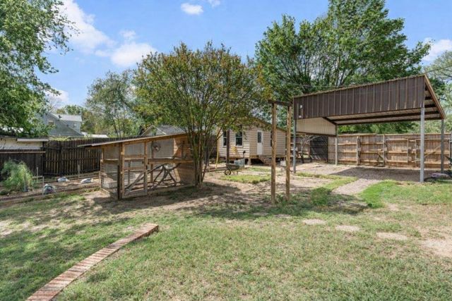 154 Shore Line DR, Bastrop, TX 78602