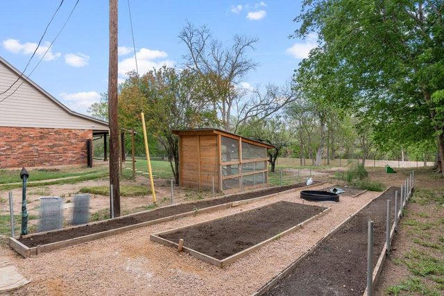 154 Shore Line DR, Bastrop, TX 78602