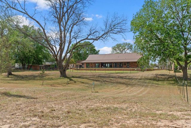 154 Shore Line DR, Bastrop, TX 78602