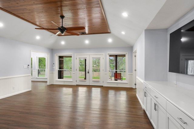 154 Shore Line DR, Bastrop, TX 78602