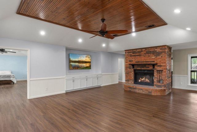 154 Shore Line DR, Bastrop, TX 78602