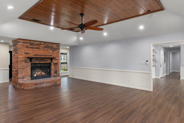 154 Shore Line DR, Bastrop, TX 78602