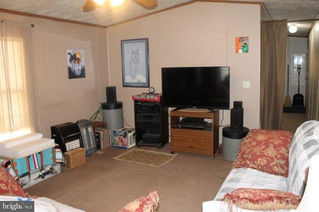 144 CEDAR DR, Quakertown, PA 18951