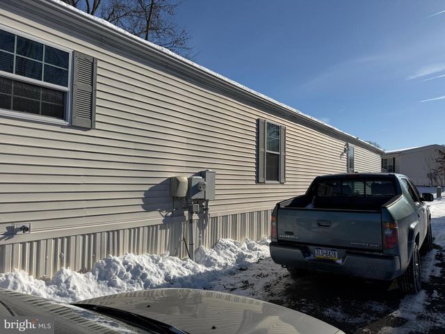 144 CEDAR DR, Quakertown, PA 18951