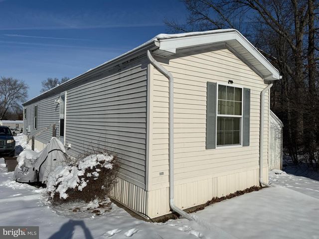 144 CEDAR DR, Quakertown, PA 18951