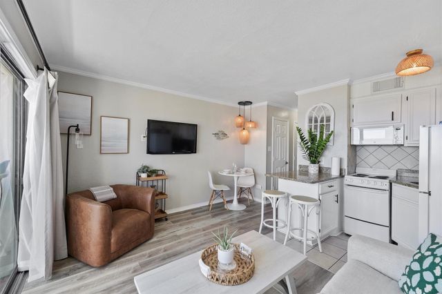 6102 Seawall Boulevard 254, Galveston, TX 77551