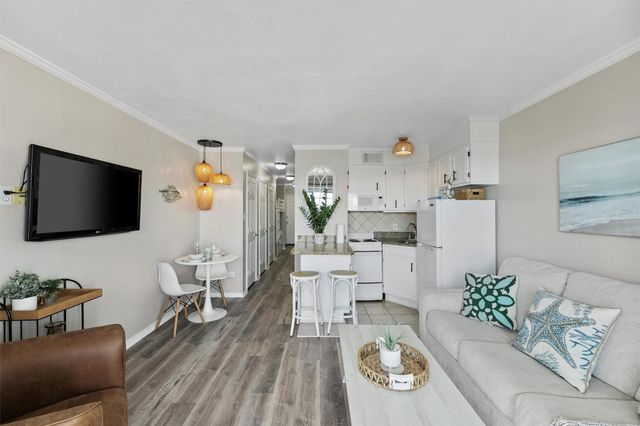 6102 Seawall Boulevard 254, Galveston, TX 77551