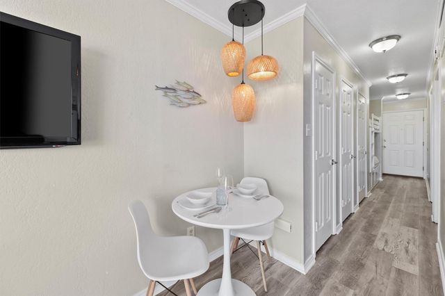 6102 Seawall Boulevard 254, Galveston, TX 77551