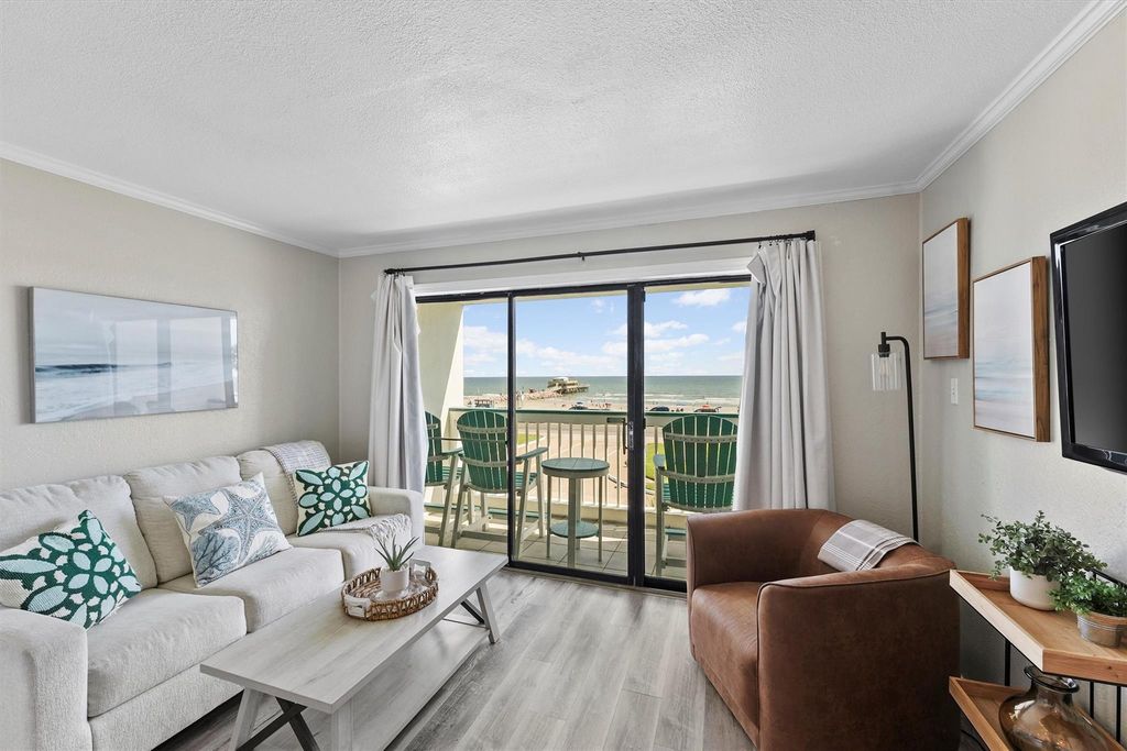 6102 Seawall Boulevard 254, Galveston, TX 77551
