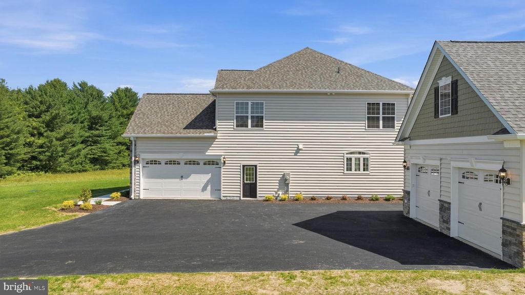 Image 13 of property listing at 985 BOUNTY PLACE, Owings, MD 20736