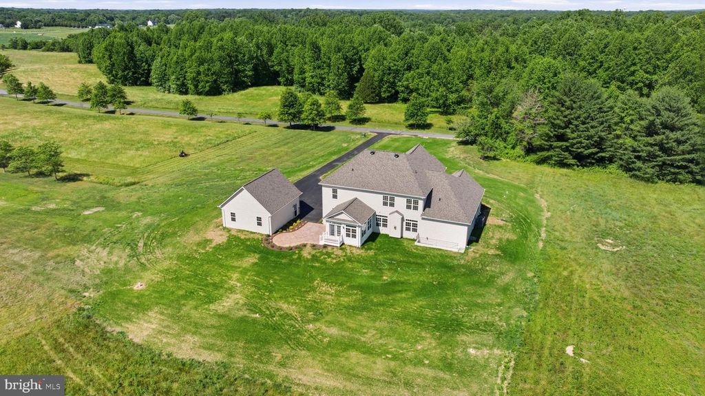 Image 15 of property listing at 985 BOUNTY PLACE, Owings, MD 20736