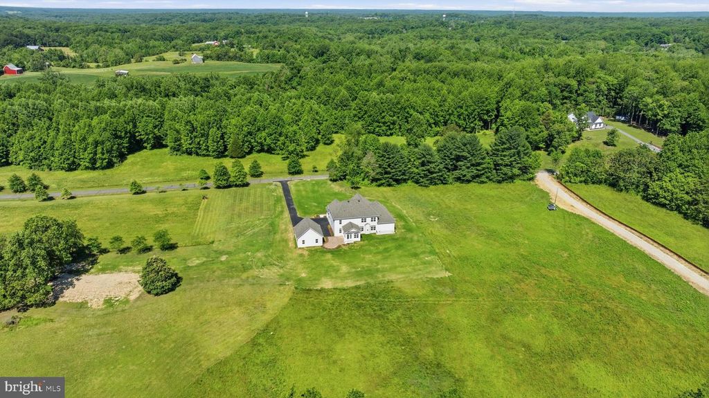 Image 16 of property listing at 985 BOUNTY PLACE, Owings, MD 20736