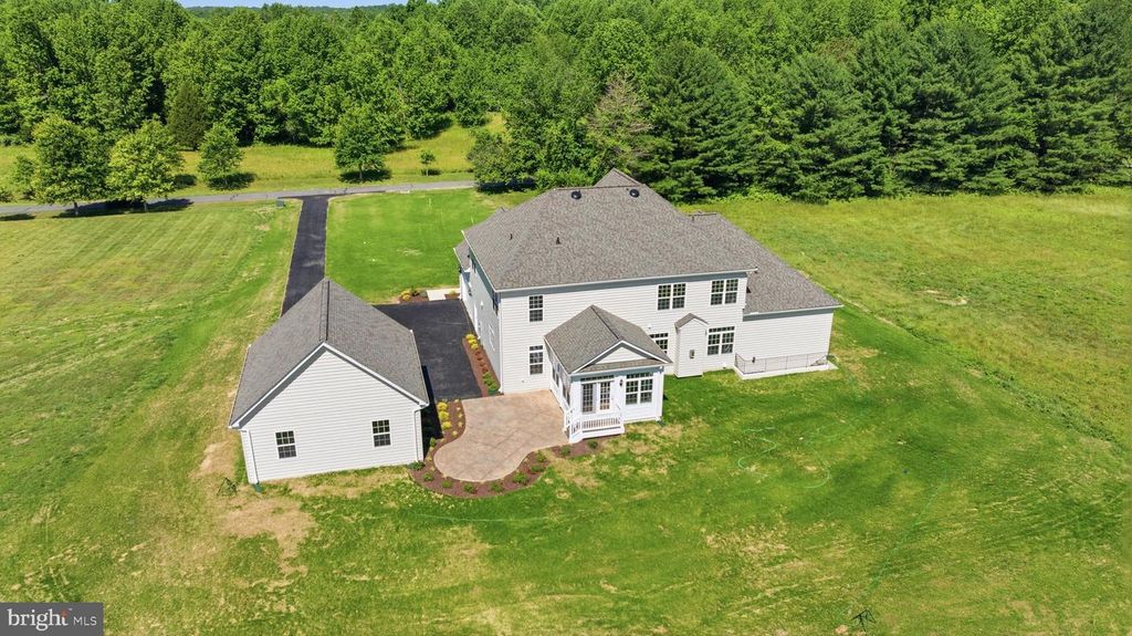 Image 18 of property listing at 985 BOUNTY PLACE, Owings, MD 20736