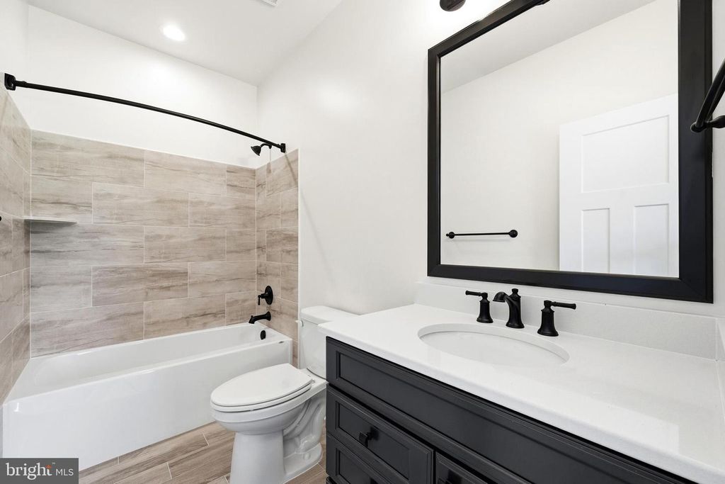 Image 30 of property listing at 985 BOUNTY PLACE, Owings, MD 20736