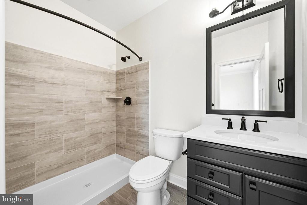 Image 33 of property listing at 985 BOUNTY PLACE, Owings, MD 20736