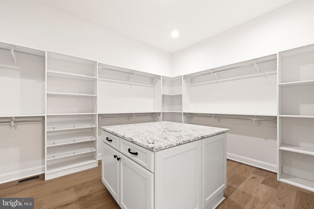 Image 39 of property listing at 985 BOUNTY PLACE, Owings, MD 20736