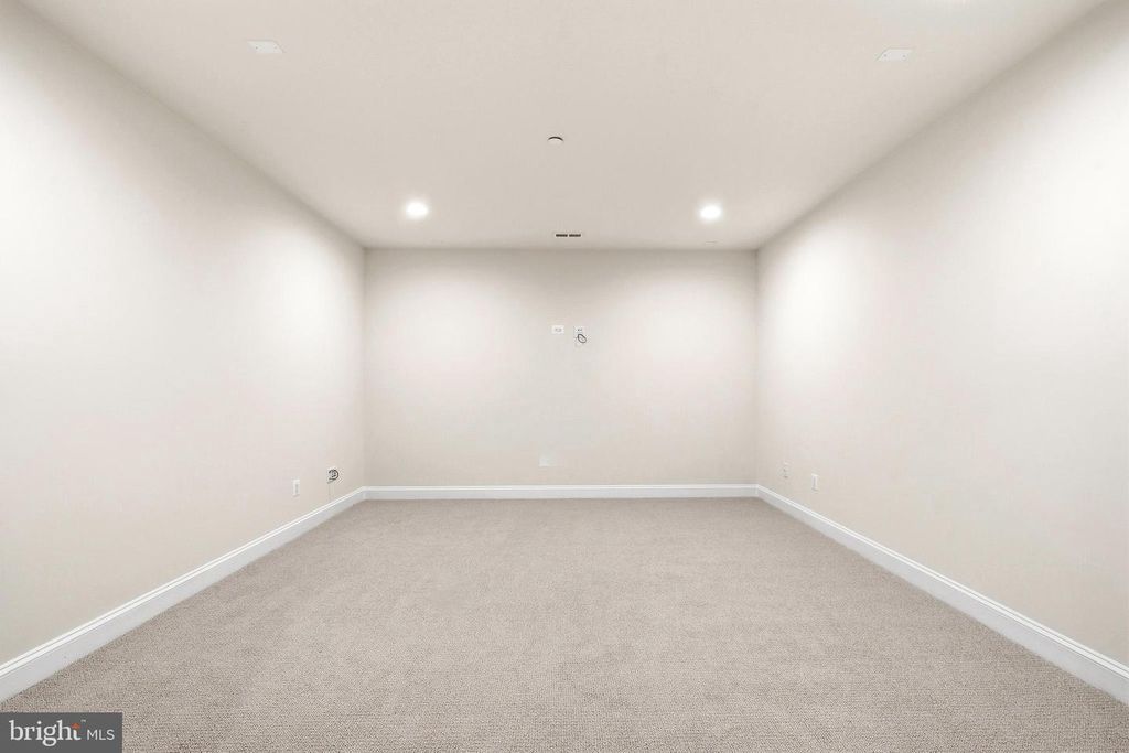 Image 86 of property listing at 985 BOUNTY PLACE, Owings, MD 20736
