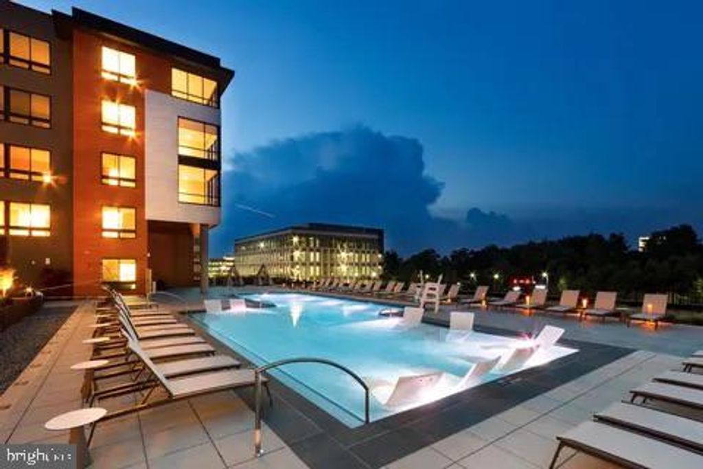 Image 15 of property listing at 145 RIVERHAVEN DR #525, Oxon Hill, MD 20745