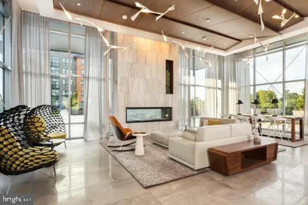 Image 3 of property listing at 145 RIVERHAVEN DR #525, Oxon Hill, MD 20745