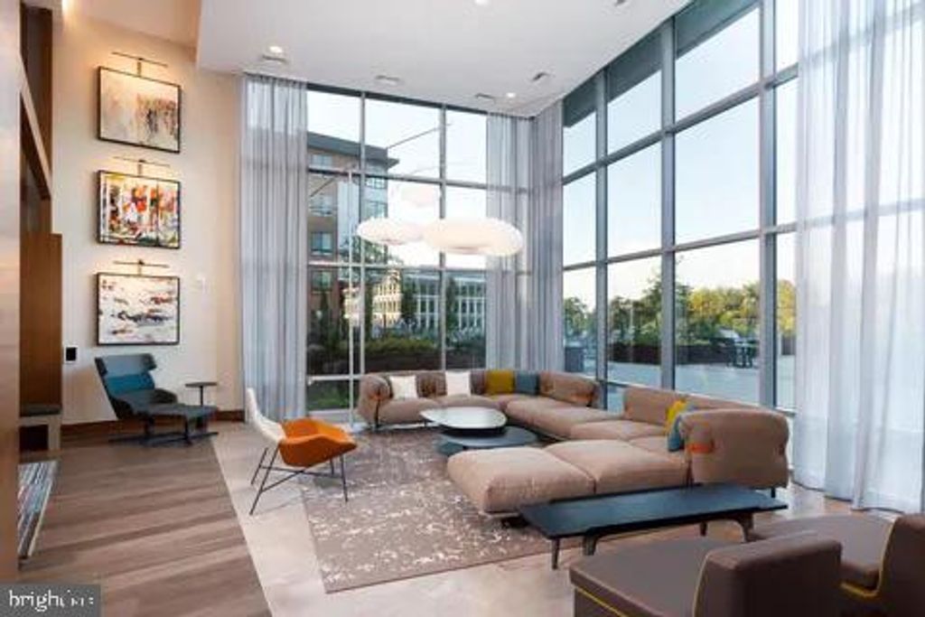 Image 4 of property listing at 145 RIVERHAVEN DR #525, Oxon Hill, MD 20745