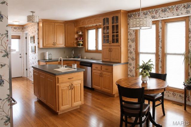 5404 Hollow Oak Court, Unincorporated, MO 63129