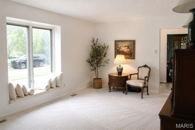5404 Hollow Oak Court, Unincorporated, MO 63129