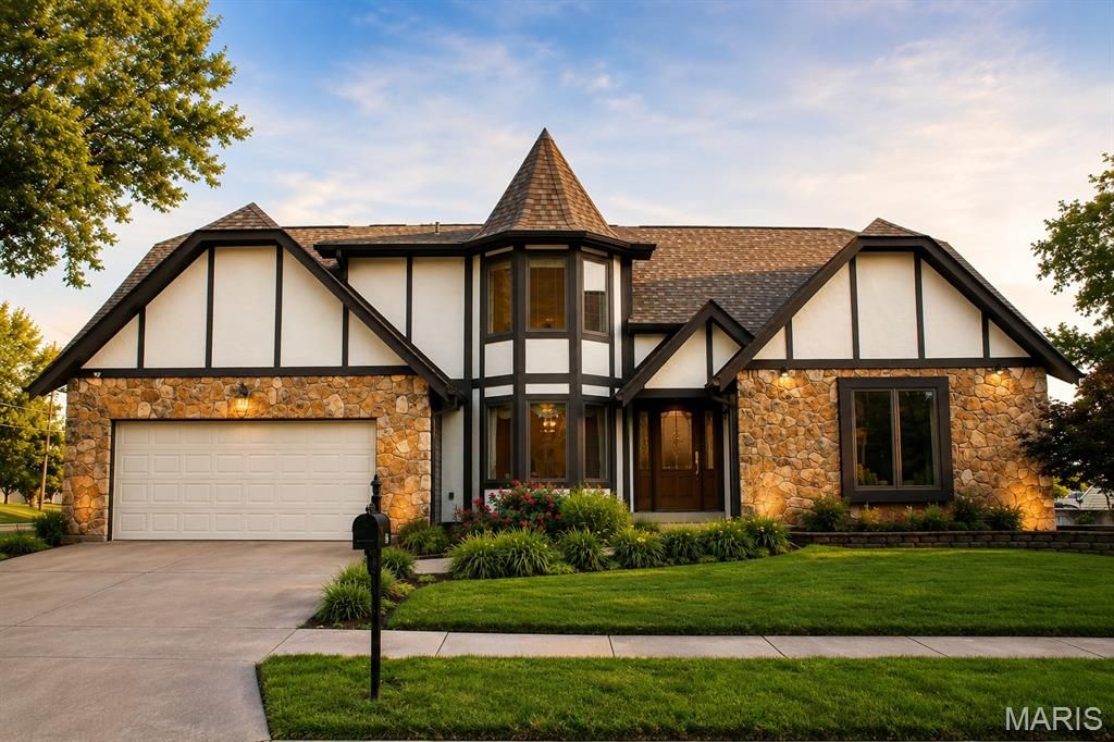 5404 Hollow Oak Court, Unincorporated, MO 63129