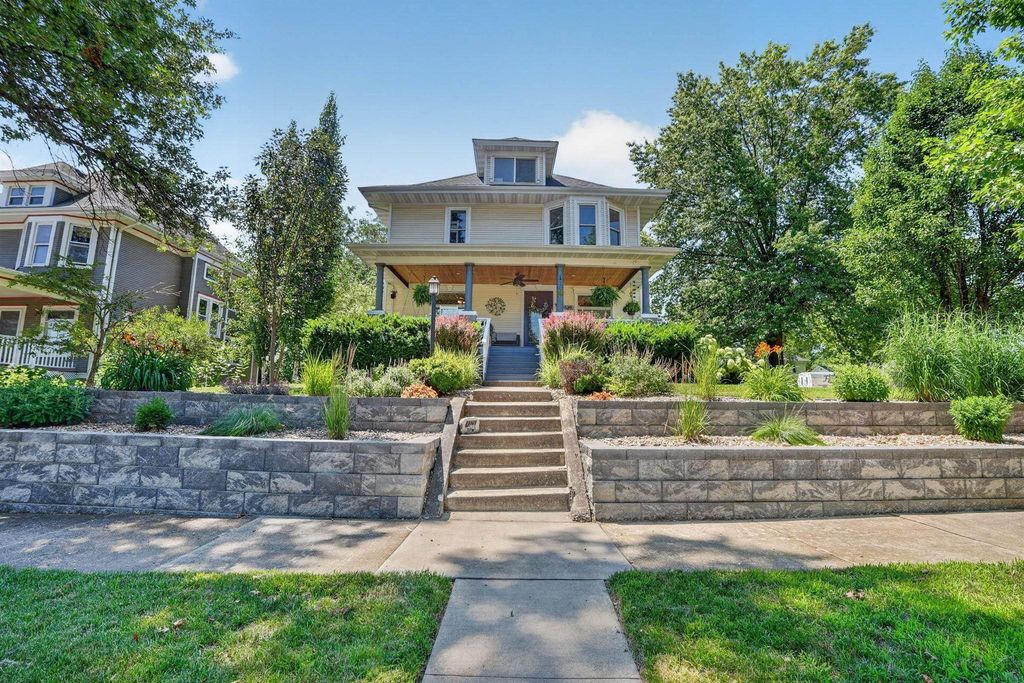 1703 Clay Street, Cedar Falls, IA 50613