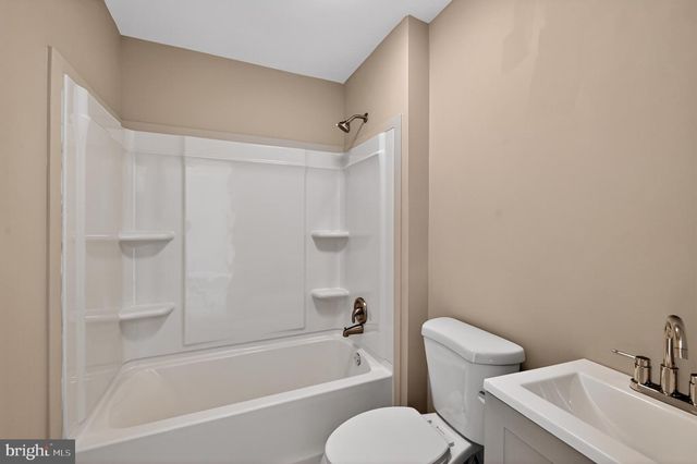 67 QUARTZ RD, Martinsburg, WV 25404