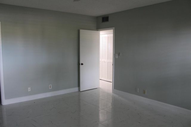 6245 Old Court Road 101, Boca Raton, FL 33433