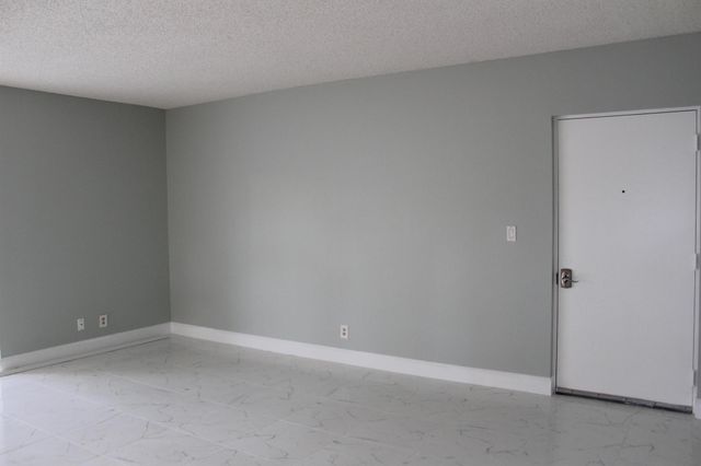 6245 Old Court Road 101, Boca Raton, FL 33433