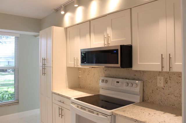 6245 Old Court Road 101, Boca Raton, FL 33433