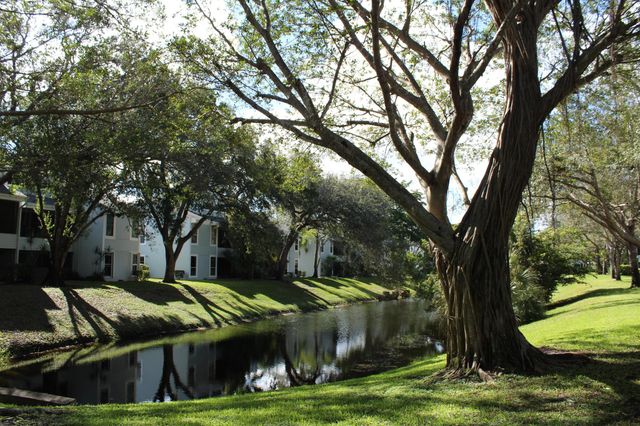 6245 Old Court Road 101, Boca Raton, FL 33433