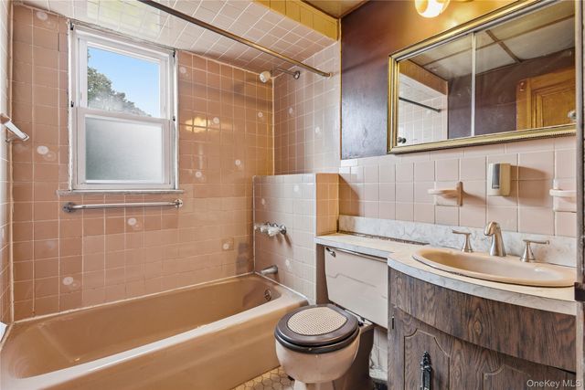 61-24 65th Street, Middle Village, NY 11379