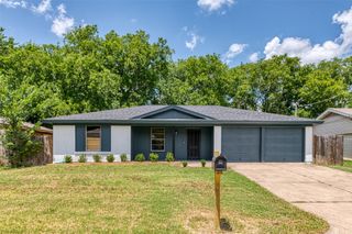 3904 Hilldale Road, Fort Worth, TX 76119