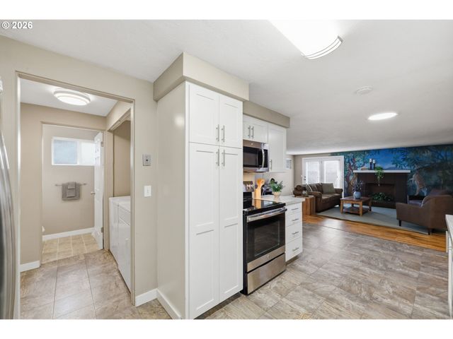 381 MARION Ln, Eugene, OR 97404