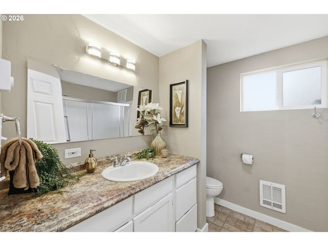 381 MARION Ln, Eugene, OR 97404