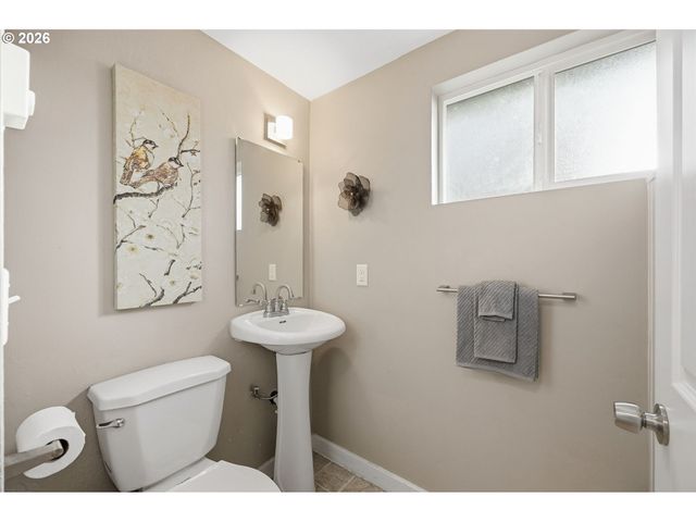 381 MARION Ln, Eugene, OR 97404