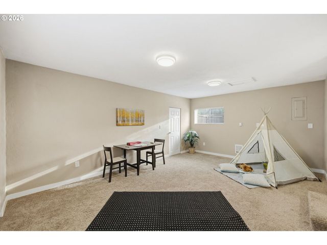 381 MARION Ln, Eugene, OR 97404