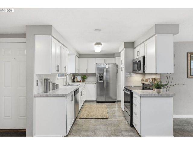 381 MARION Ln, Eugene, OR 97404