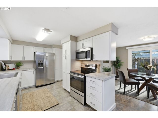 381 MARION Ln, Eugene, OR 97404