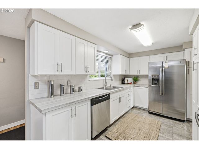 381 MARION Ln, Eugene, OR 97404