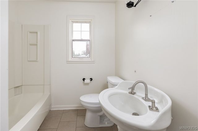 167 Royal Parkway West, Amherst, NY 14221