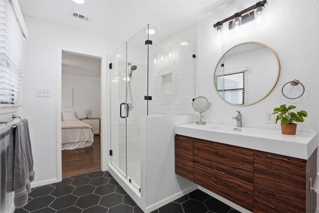 5600 Dennis Avenue, Fort Worth, TX 76114